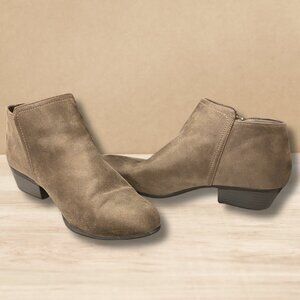 Daisy Fuentes Brand Rozella Suede Greige Zip Up Ankle Booties